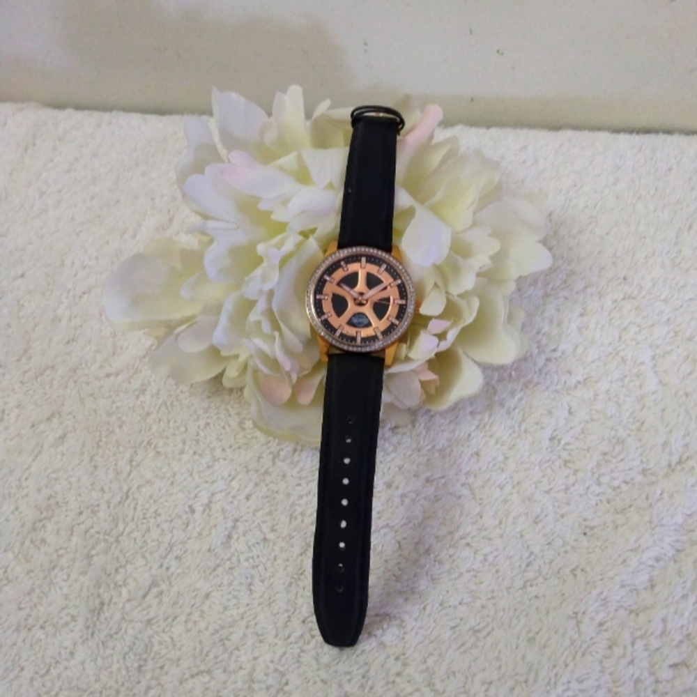 EUC Harley Davidson Bulova Model 78L111 Women's Watch with Original Box